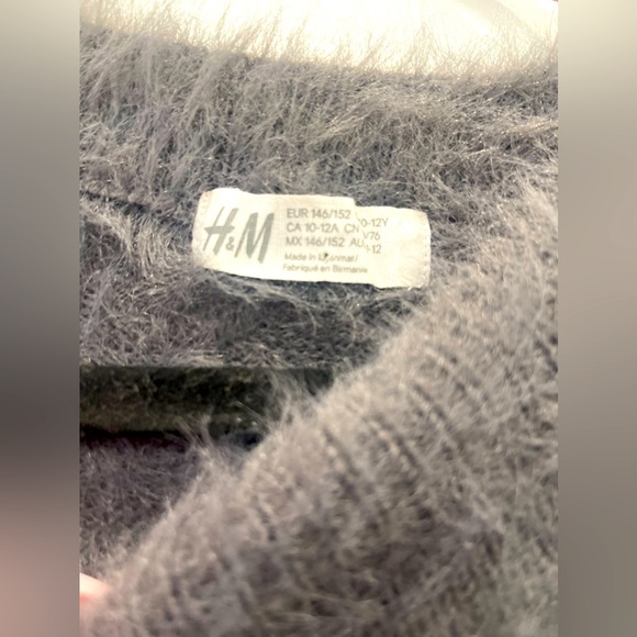 H&M Sweater - Picture 2 of 3
